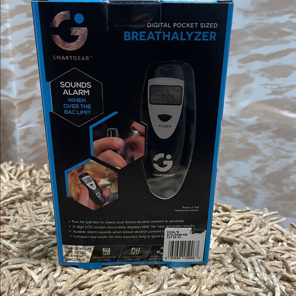Smartgear Digital Pocket-Sized Breathalyzer - Black - Picture 2 of 3